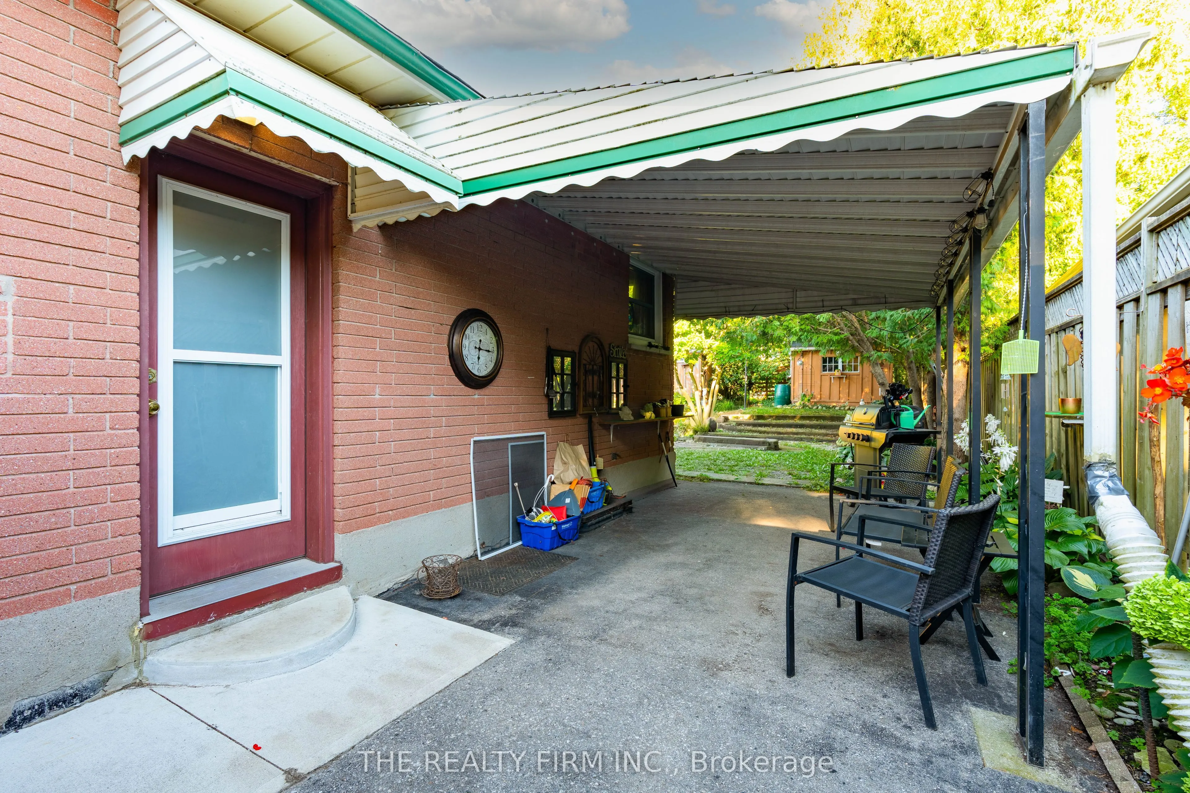 217 Manitoulin Drive E