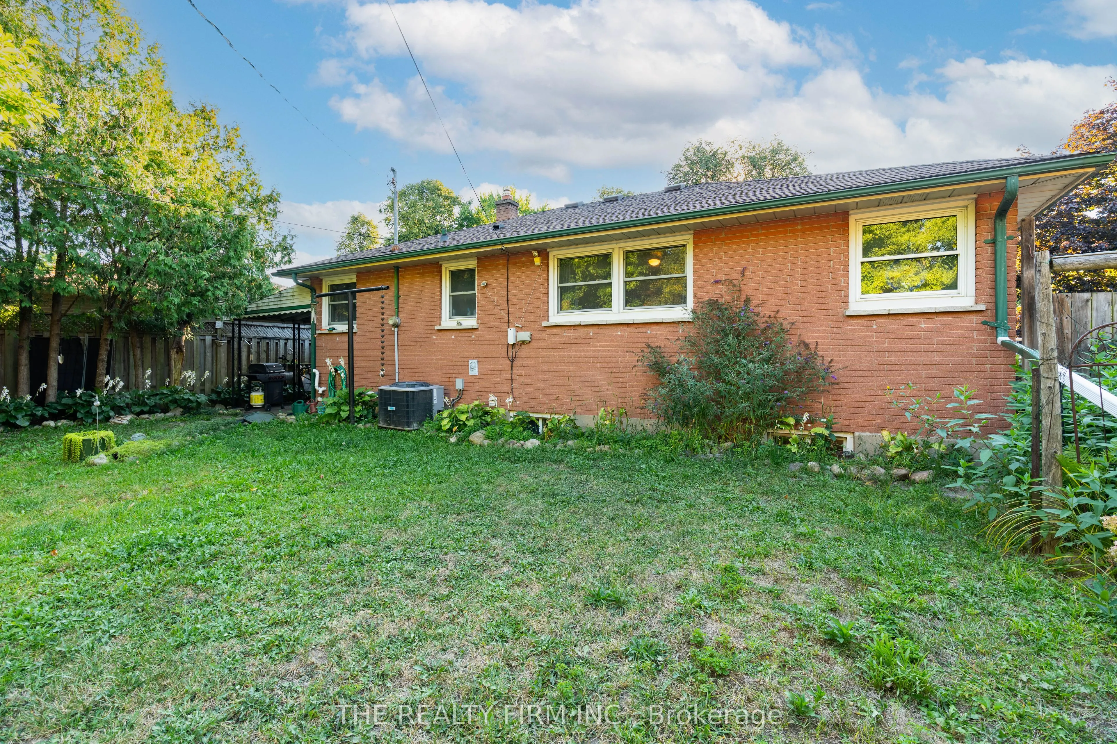 217 Manitoulin Drive E