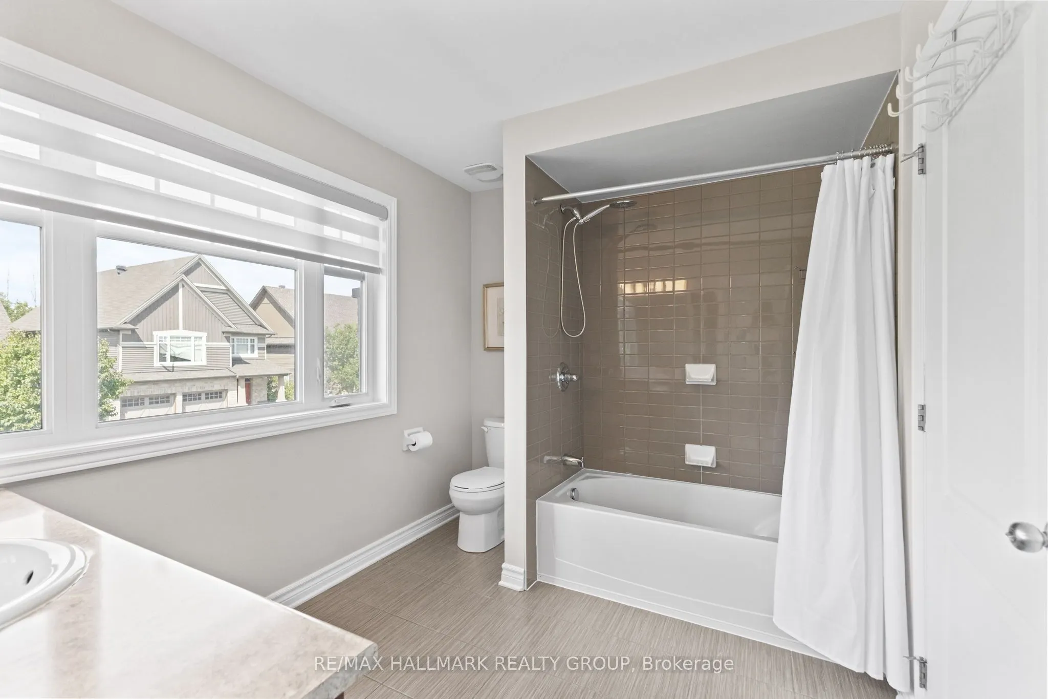 254 Gracewood Crescent