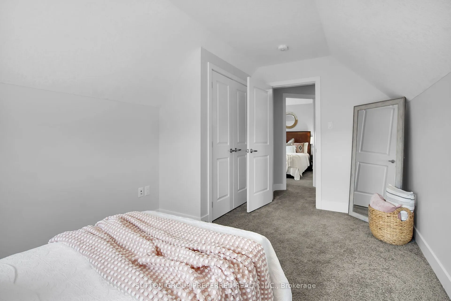551 Scenic Court