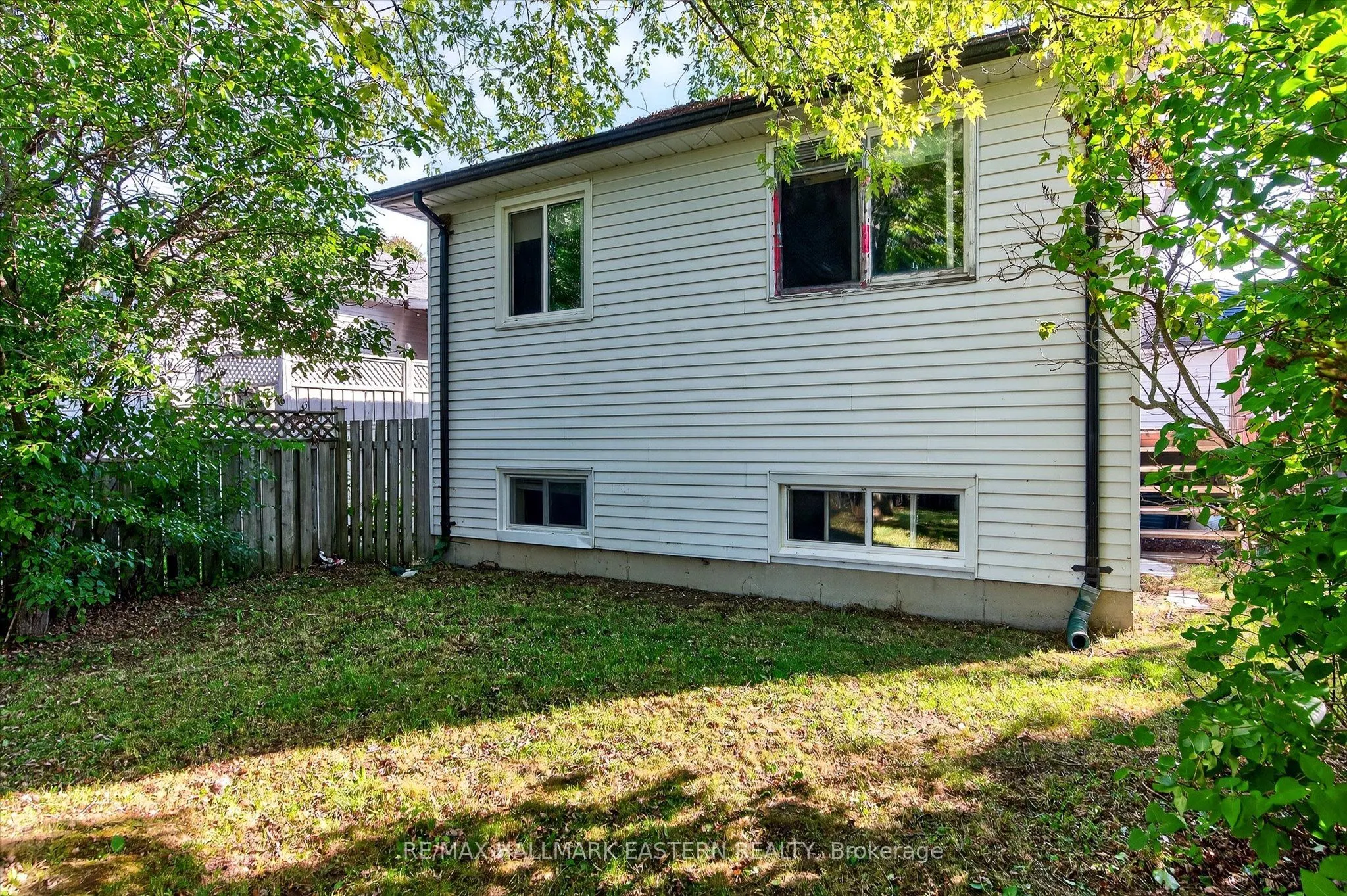 1200 Huntington Circle
