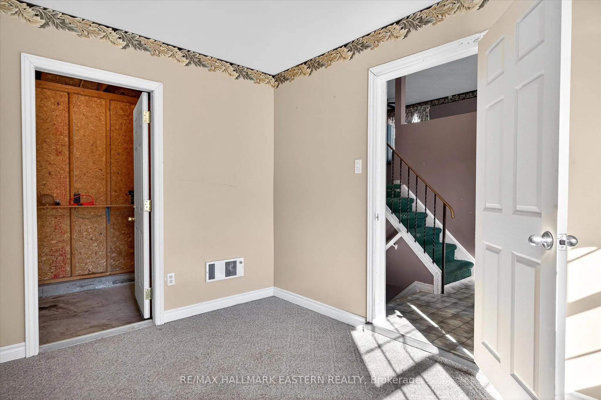 1200 Huntington Circle