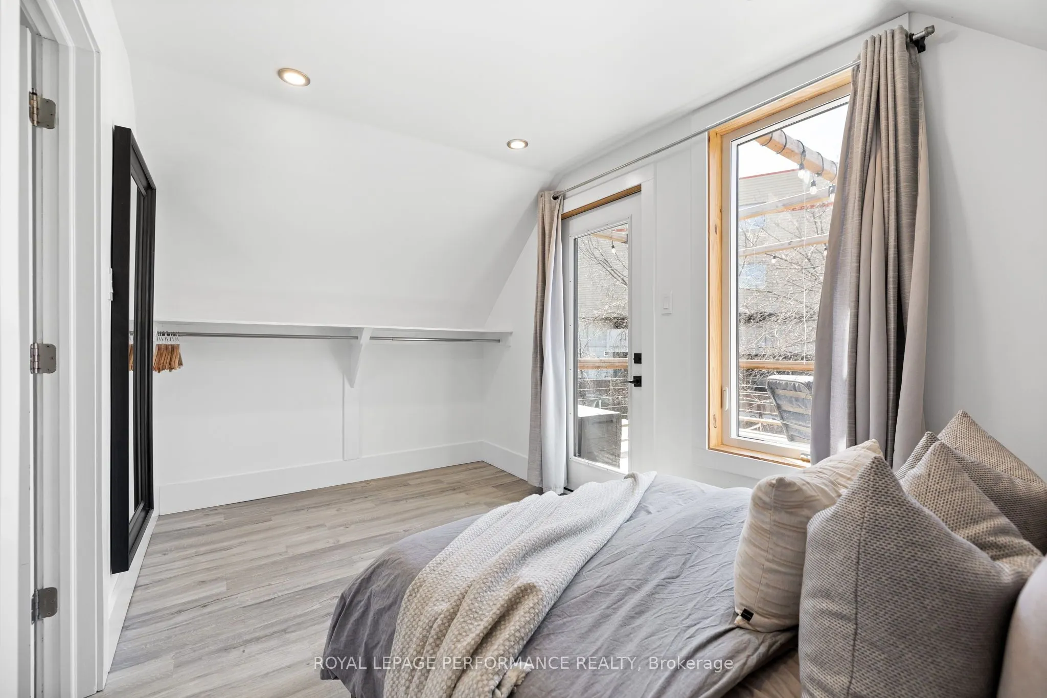 12 Sherbrooke Avenue