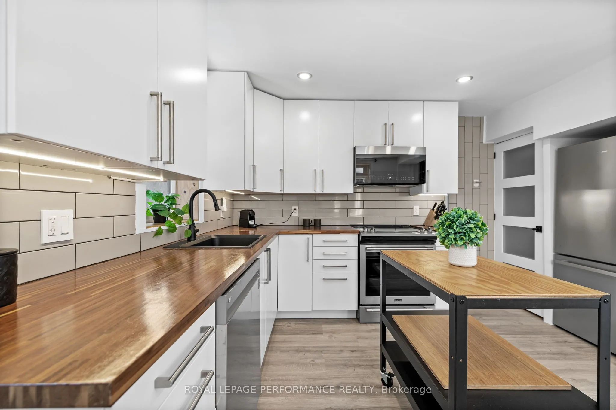 12 Sherbrooke Avenue