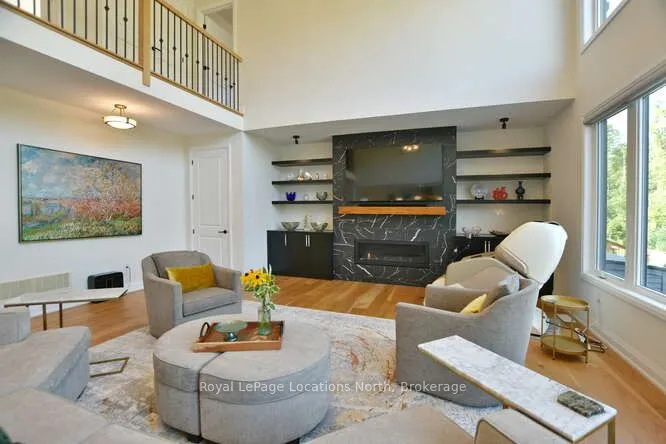 128 Springside Crescent