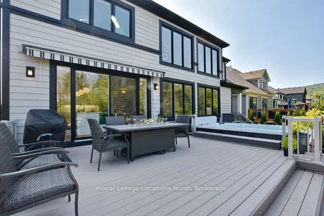 128 Springside Crescent