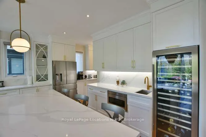 128 Springside Crescent