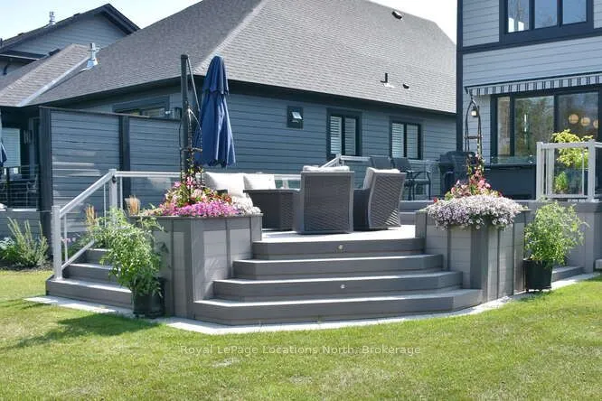 128 Springside Crescent