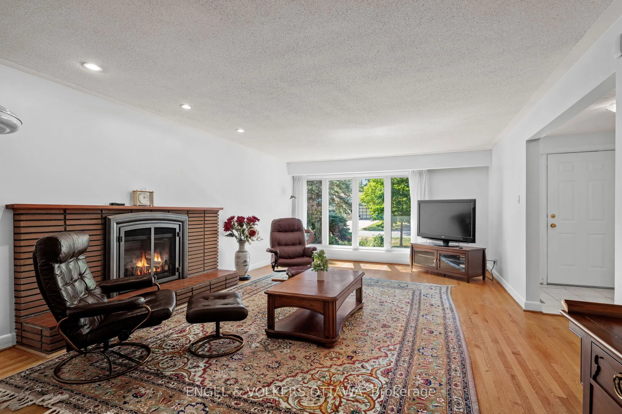 337 Mountbatten Avenue