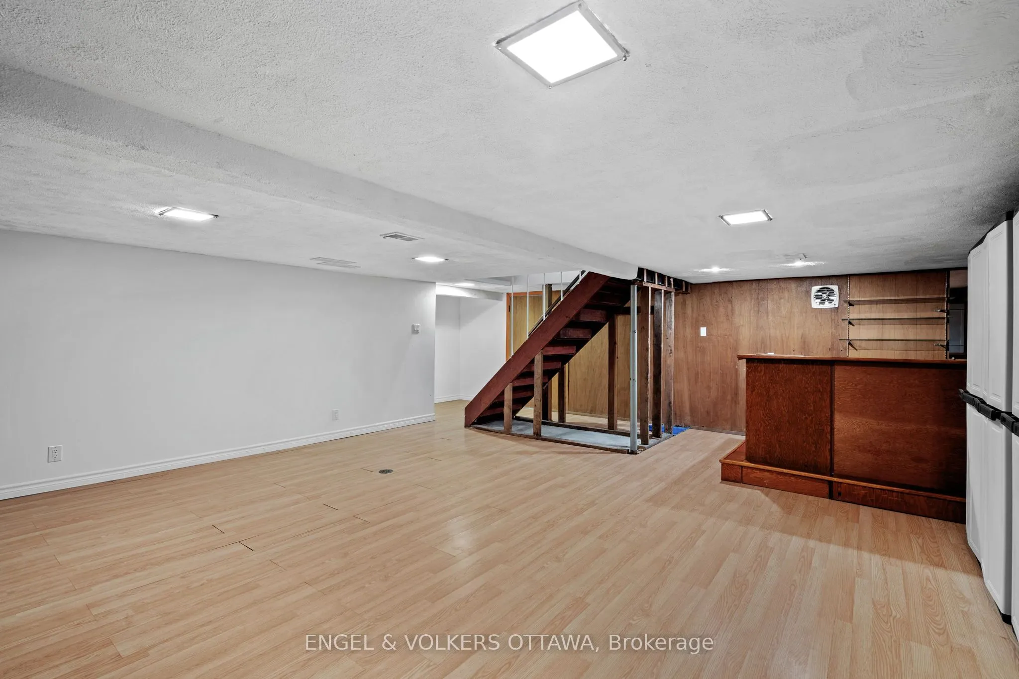 337 Mountbatten Avenue