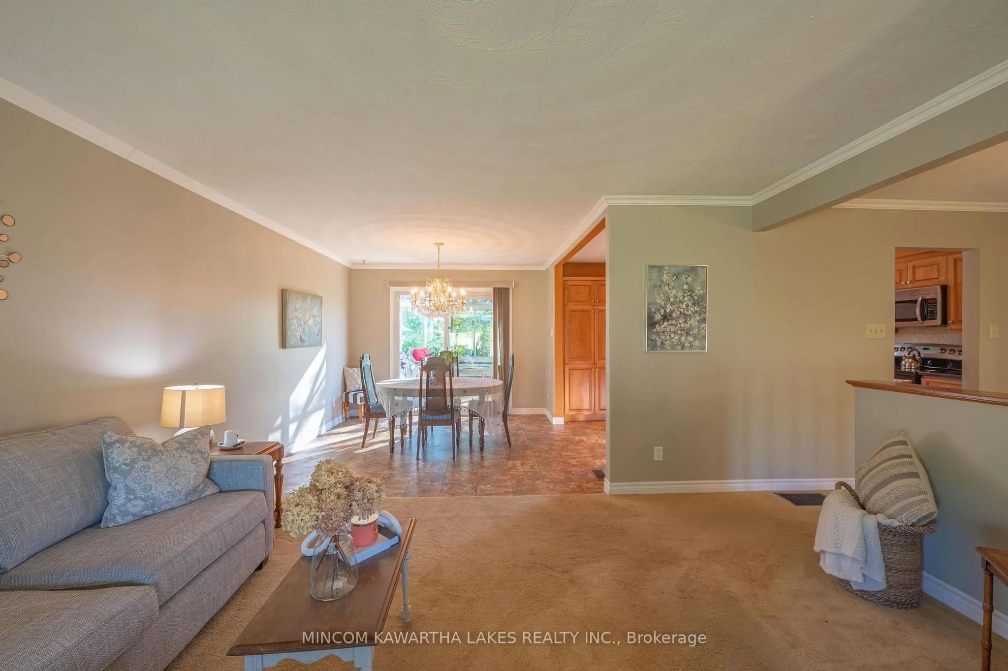 2397 Queen Mary Street