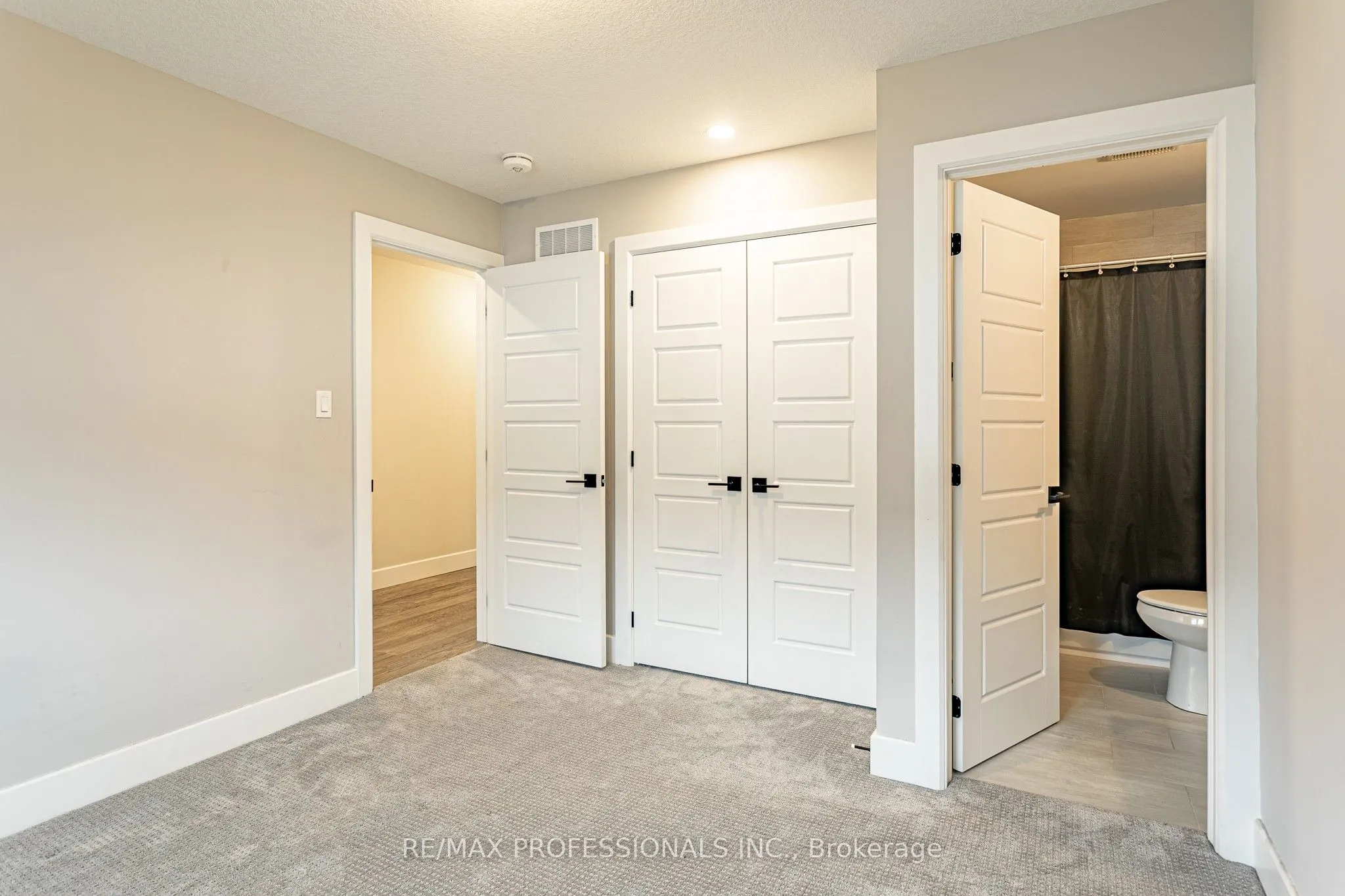 3328 Oriole Drive