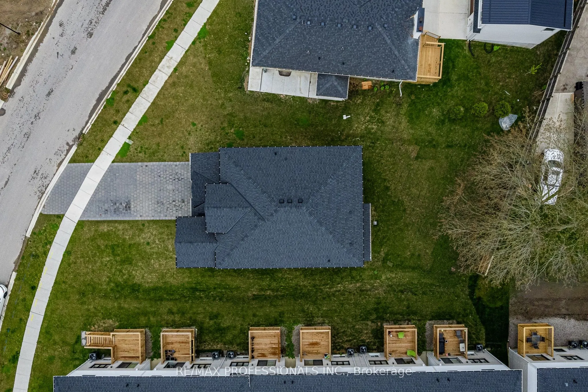 3328 Oriole Drive