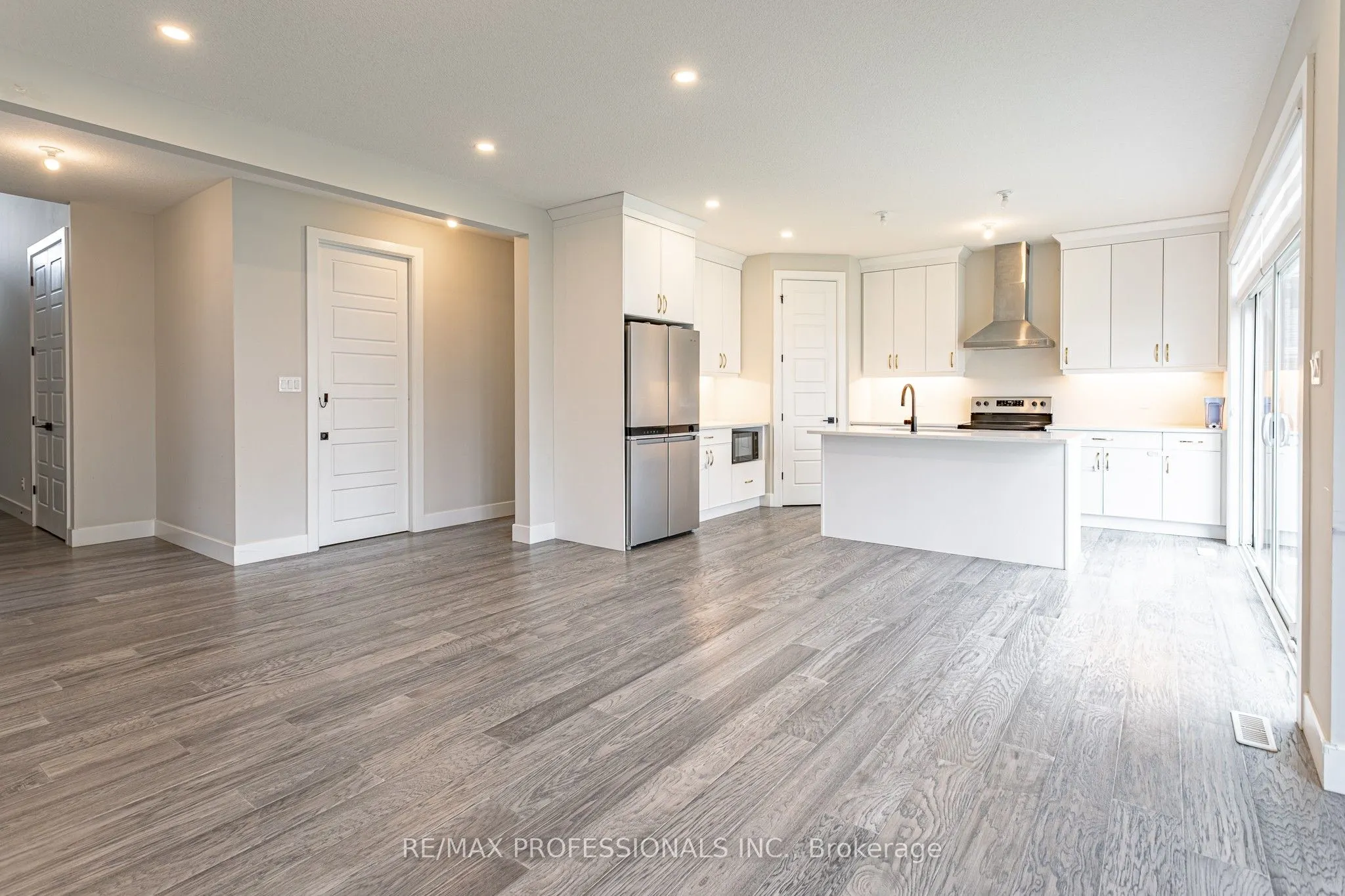 3328 Oriole Drive
