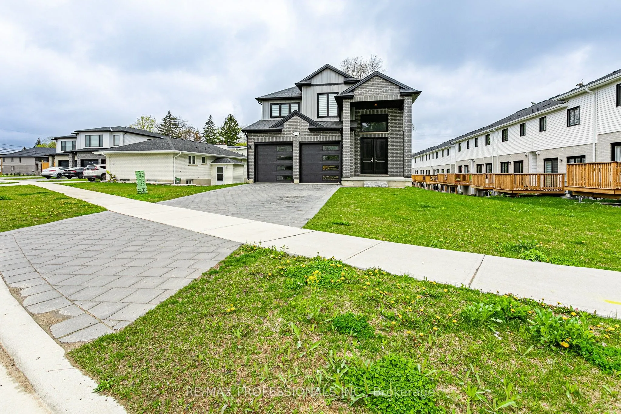3328 Oriole Drive