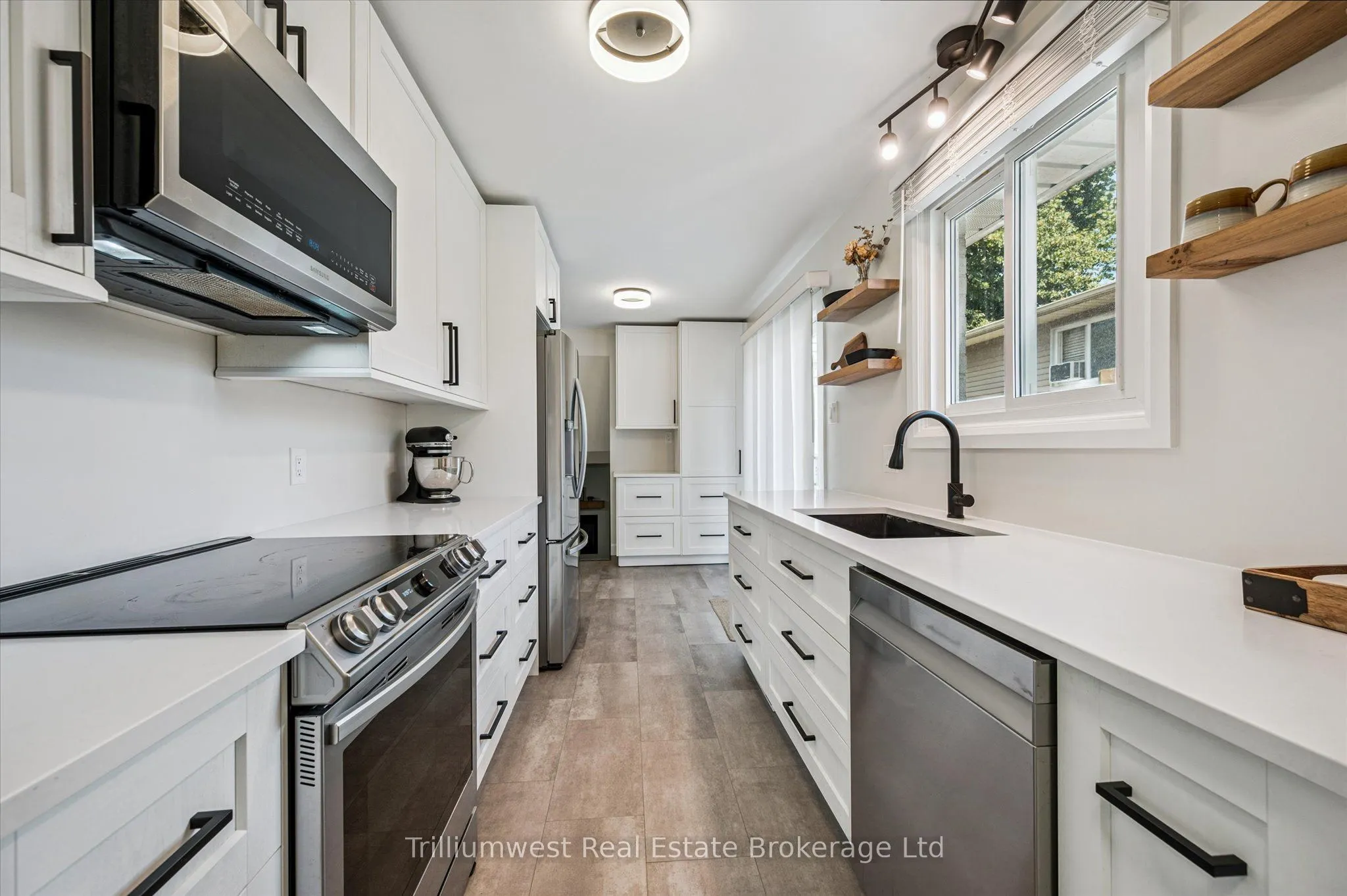 427B Dayna Crescent