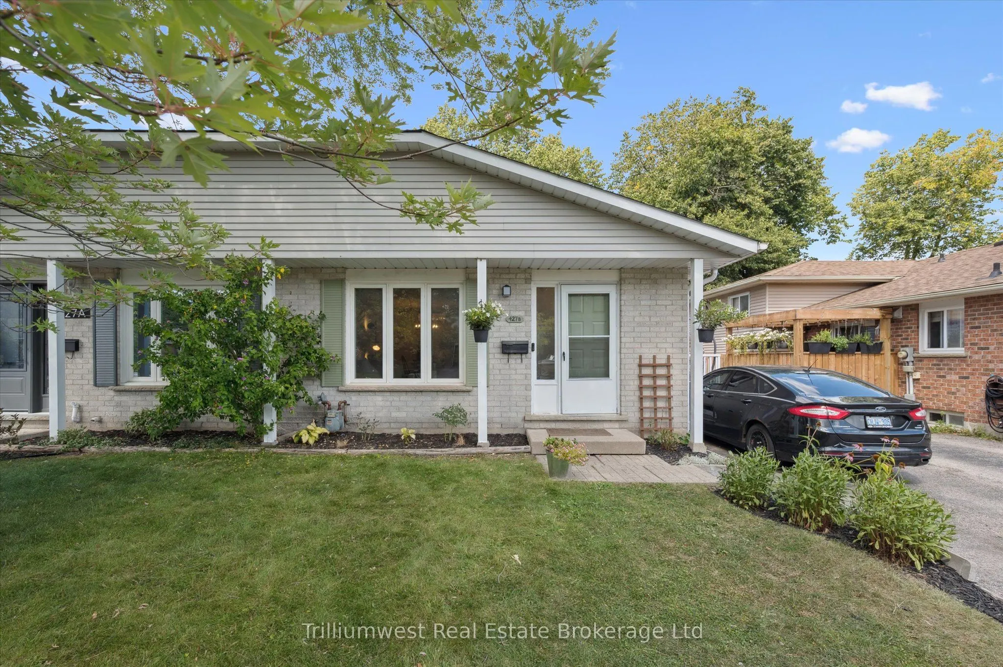 427B Dayna Crescent
