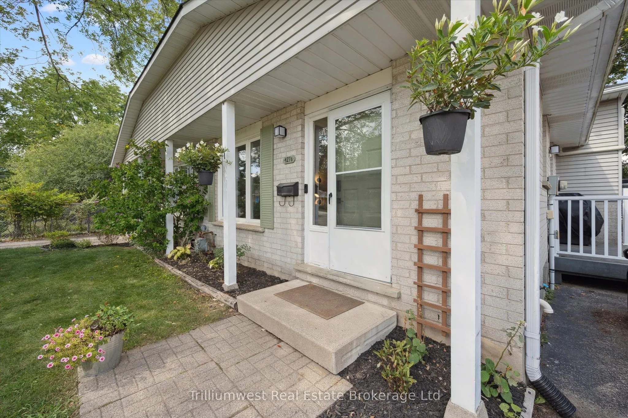427B Dayna Crescent
