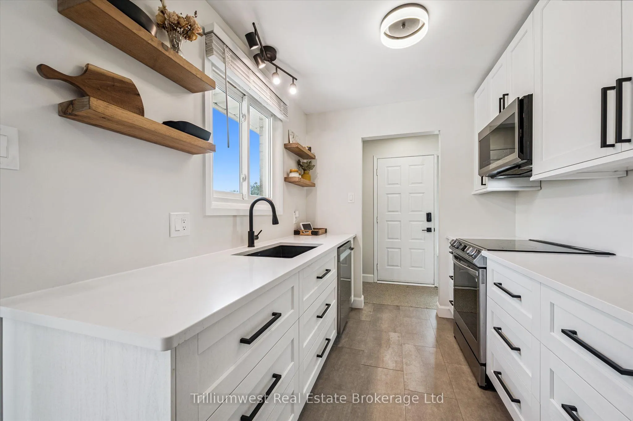 427B Dayna Crescent