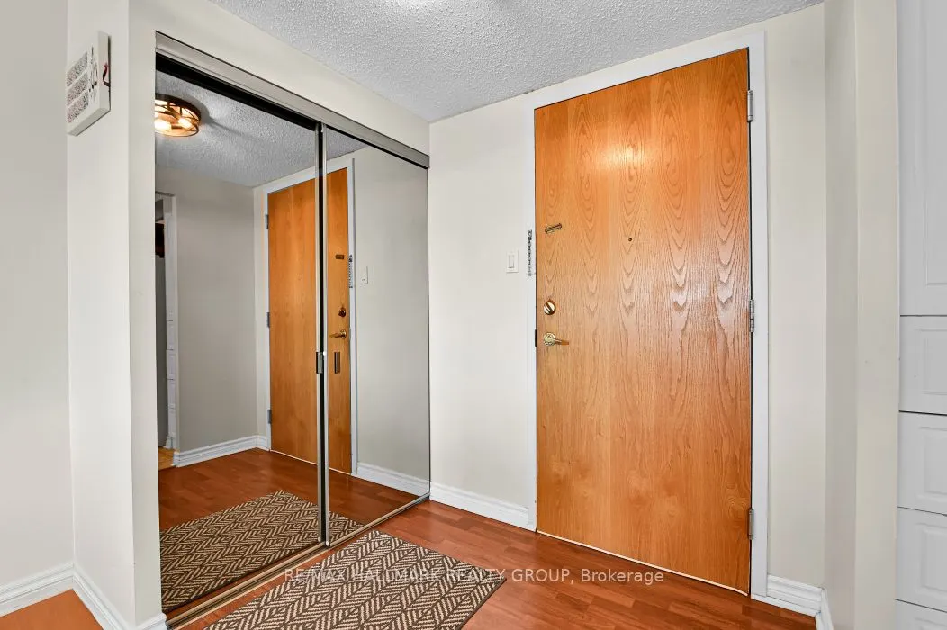 2760 Carousel Crescent, #708