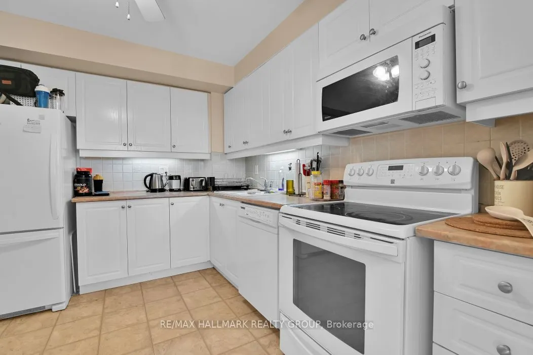 2760 Carousel Crescent, #708