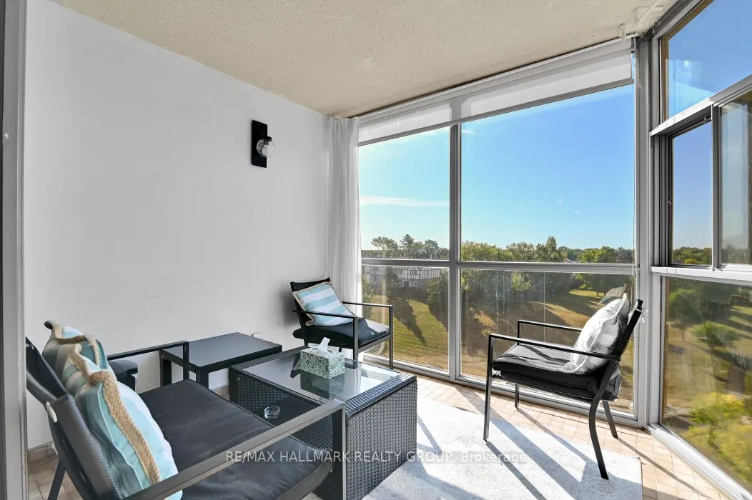 2760 Carousel Crescent, #708