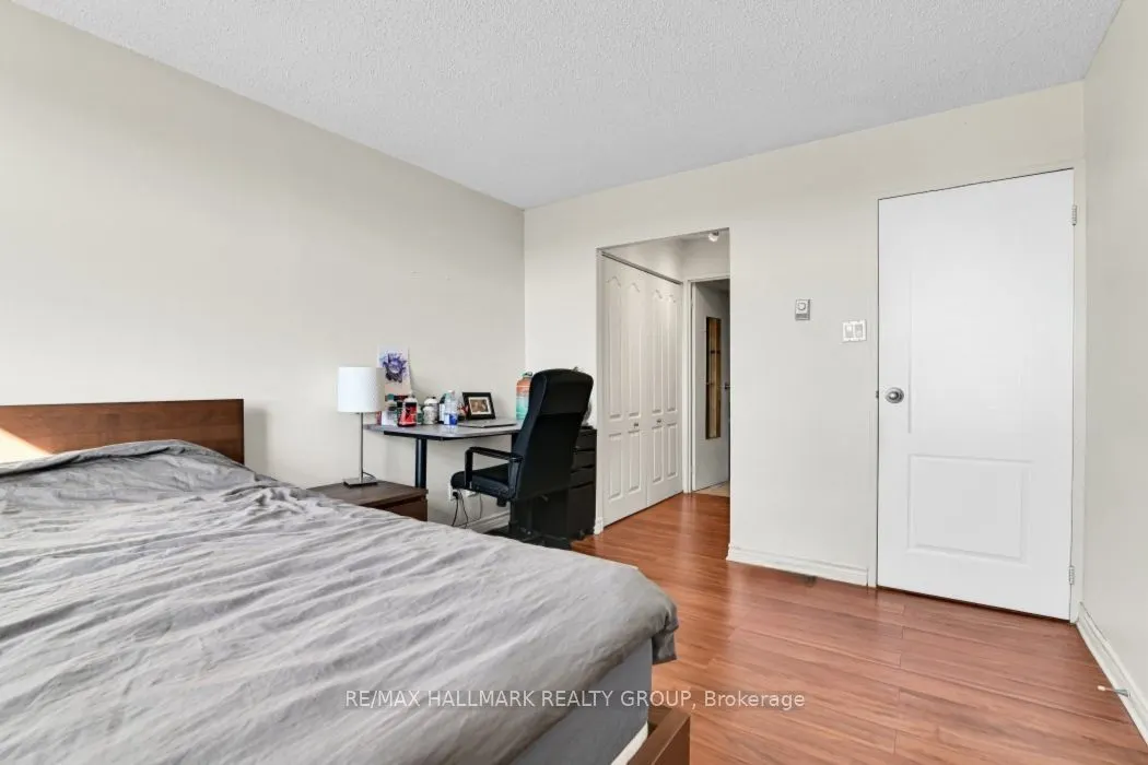 2760 Carousel Crescent, #708