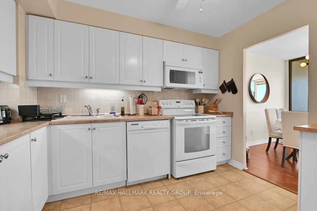 2760 Carousel Crescent, #708