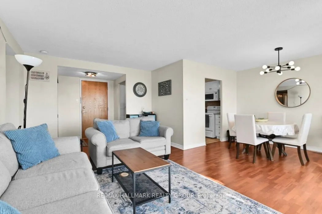 2760 Carousel Crescent, #708