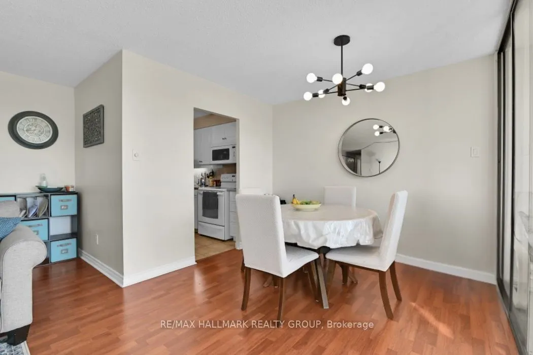 2760 Carousel Crescent, #708