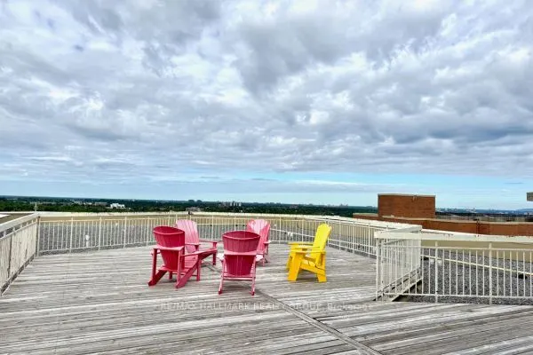 2760 Carousel Crescent, #708