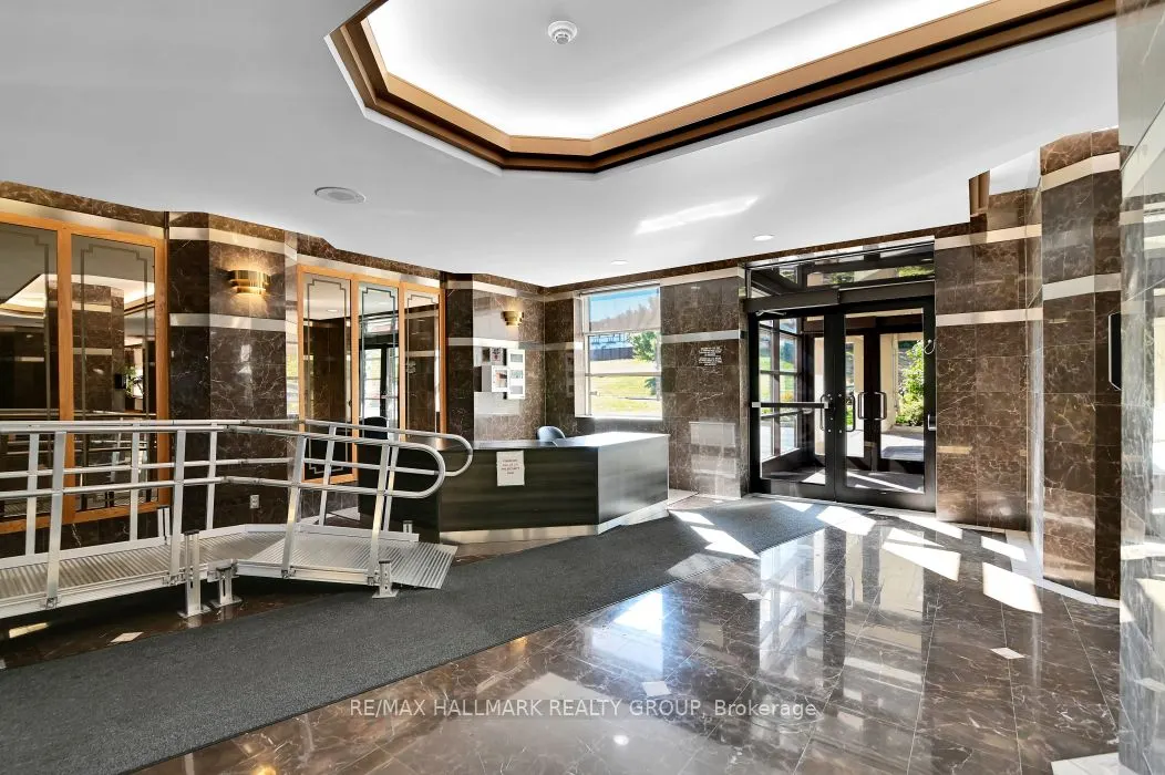 2760 Carousel Crescent, #708