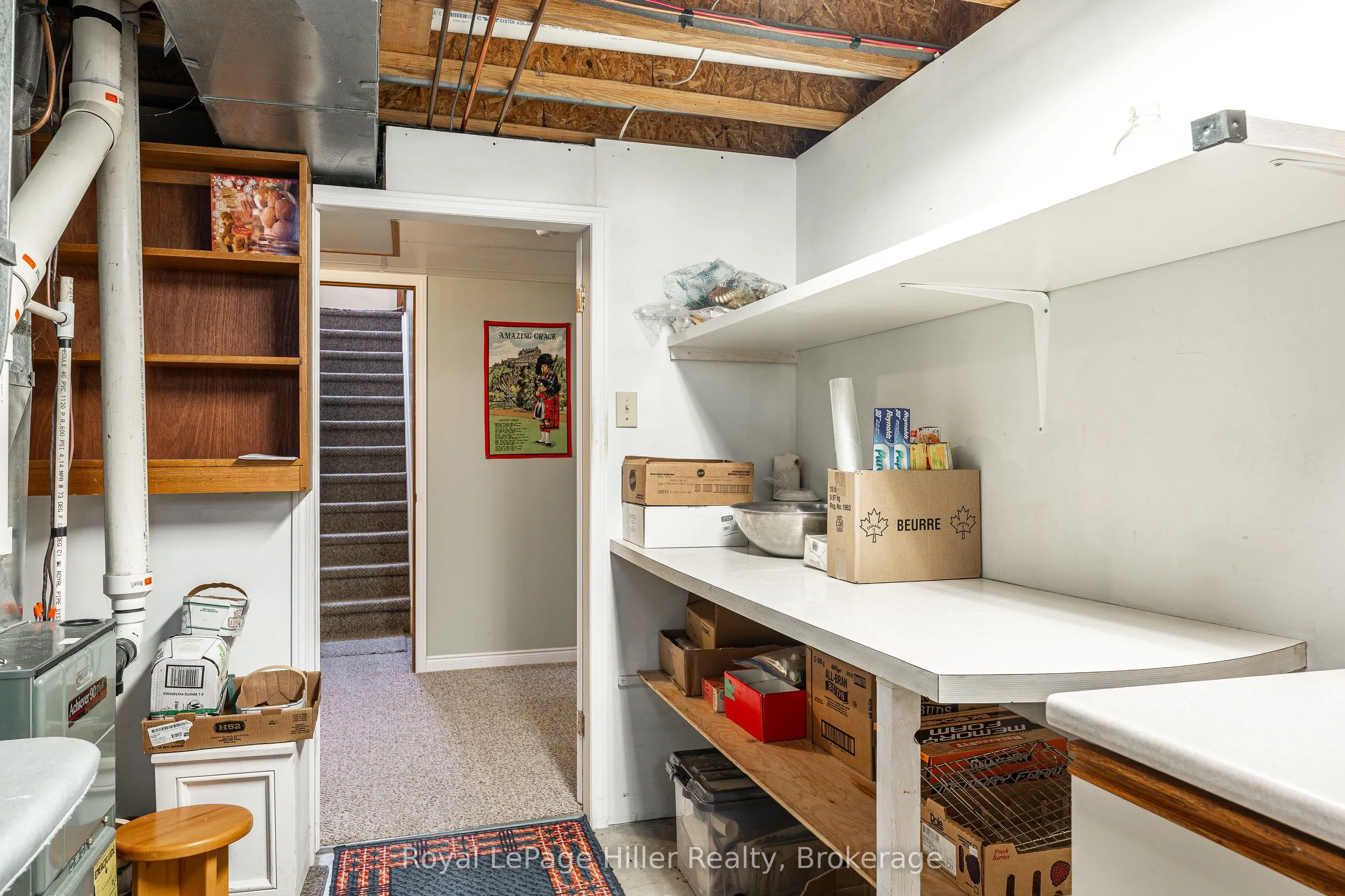 291 JOHN Street S