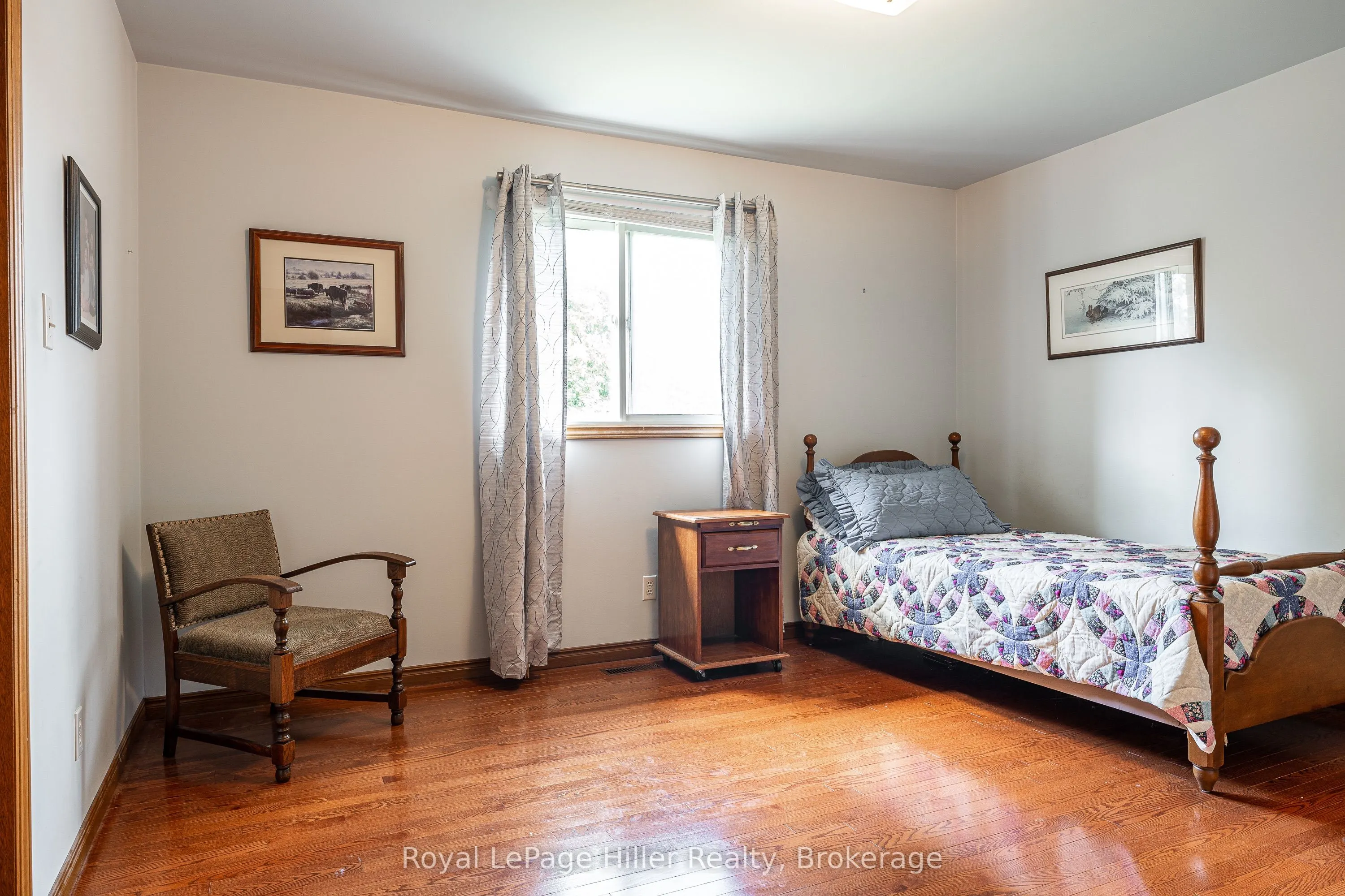 291 JOHN Street S