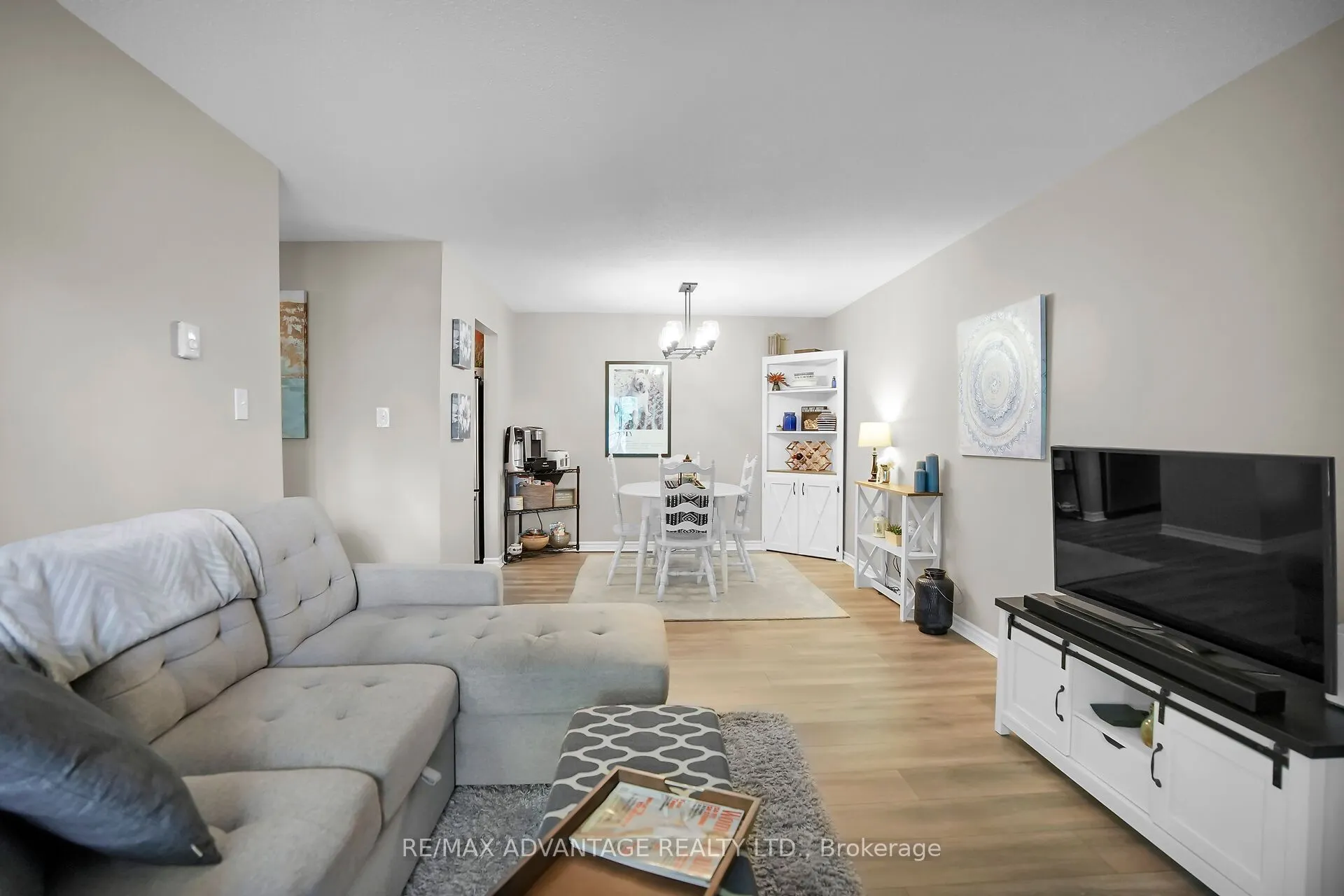 725 Deveron Crescent, #215