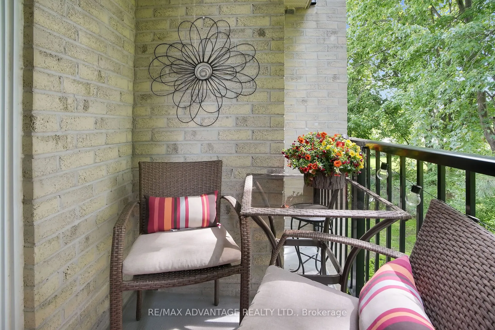 725 Deveron Crescent, #215