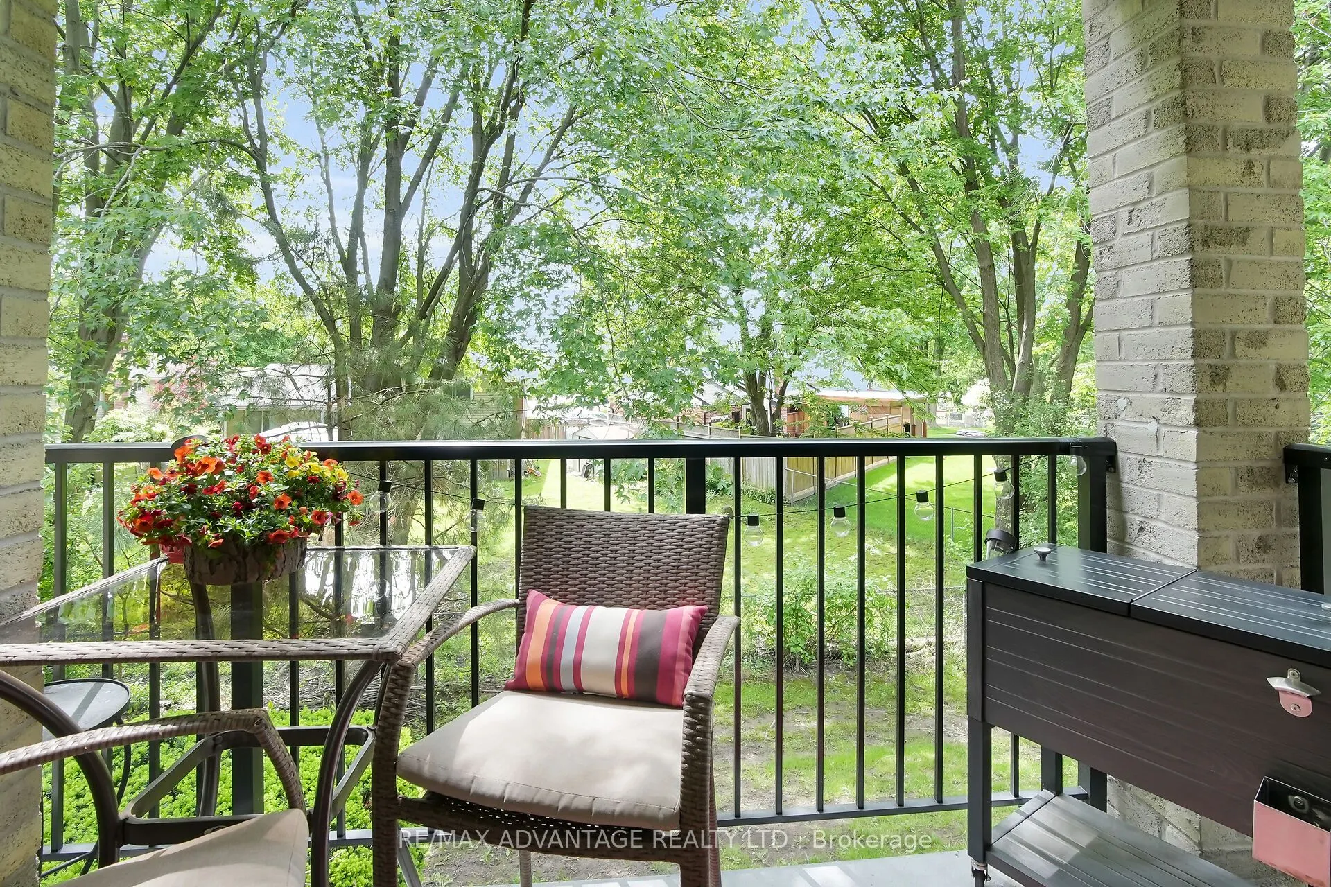 725 Deveron Crescent, #215
