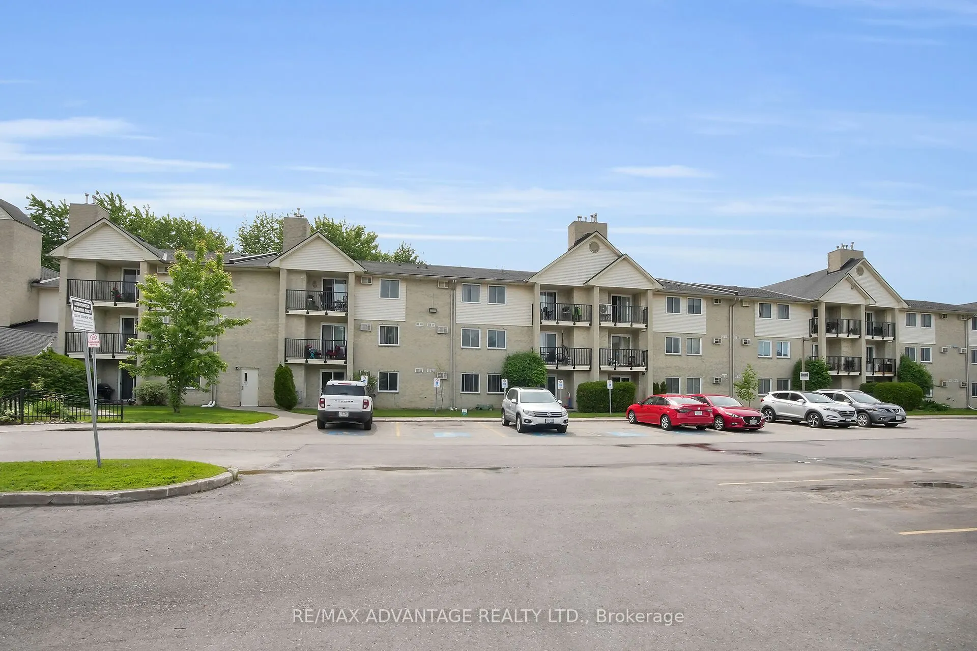 725 Deveron Crescent, #215