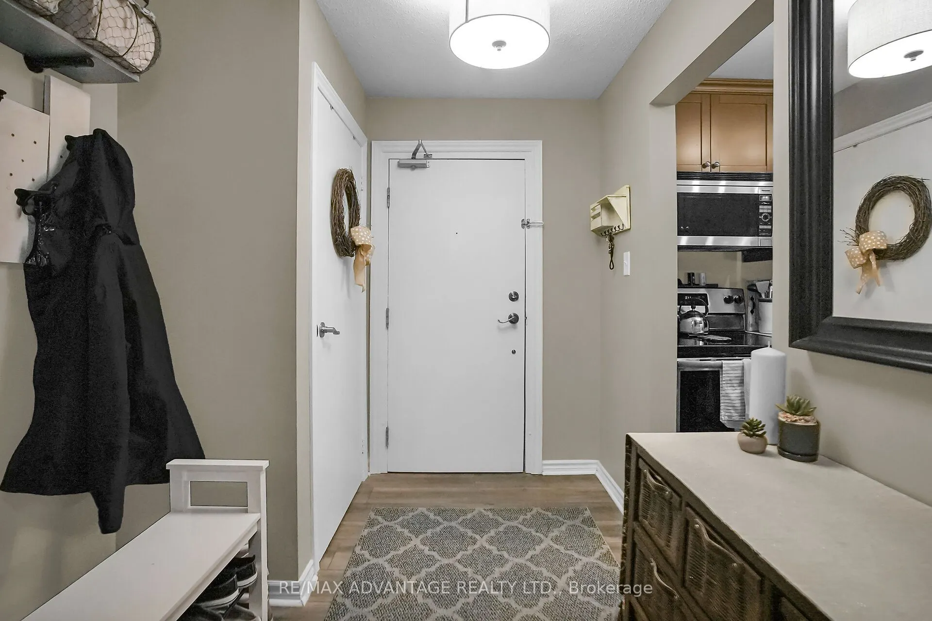 725 Deveron Crescent, #215