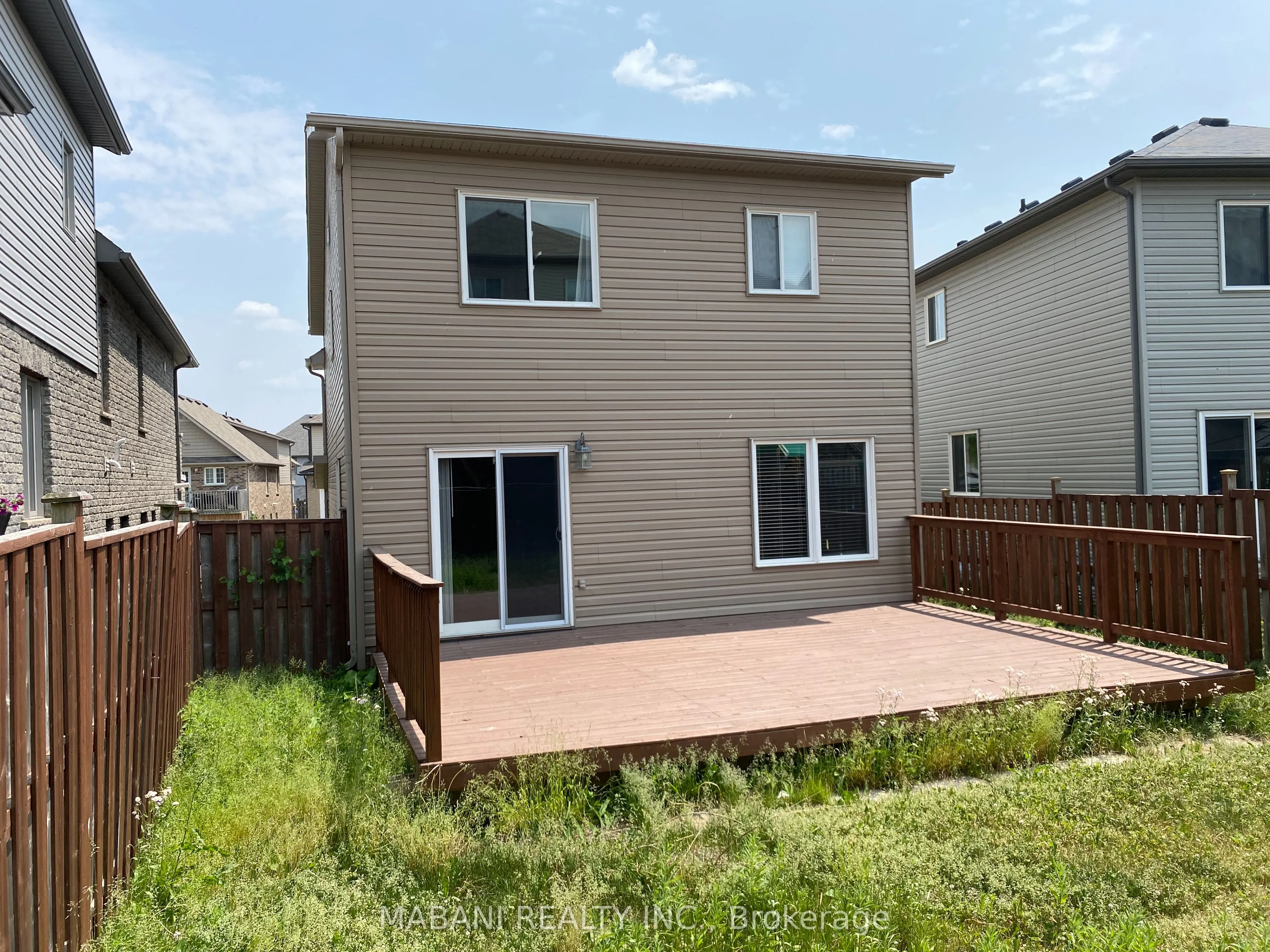 6 Sassafras Street