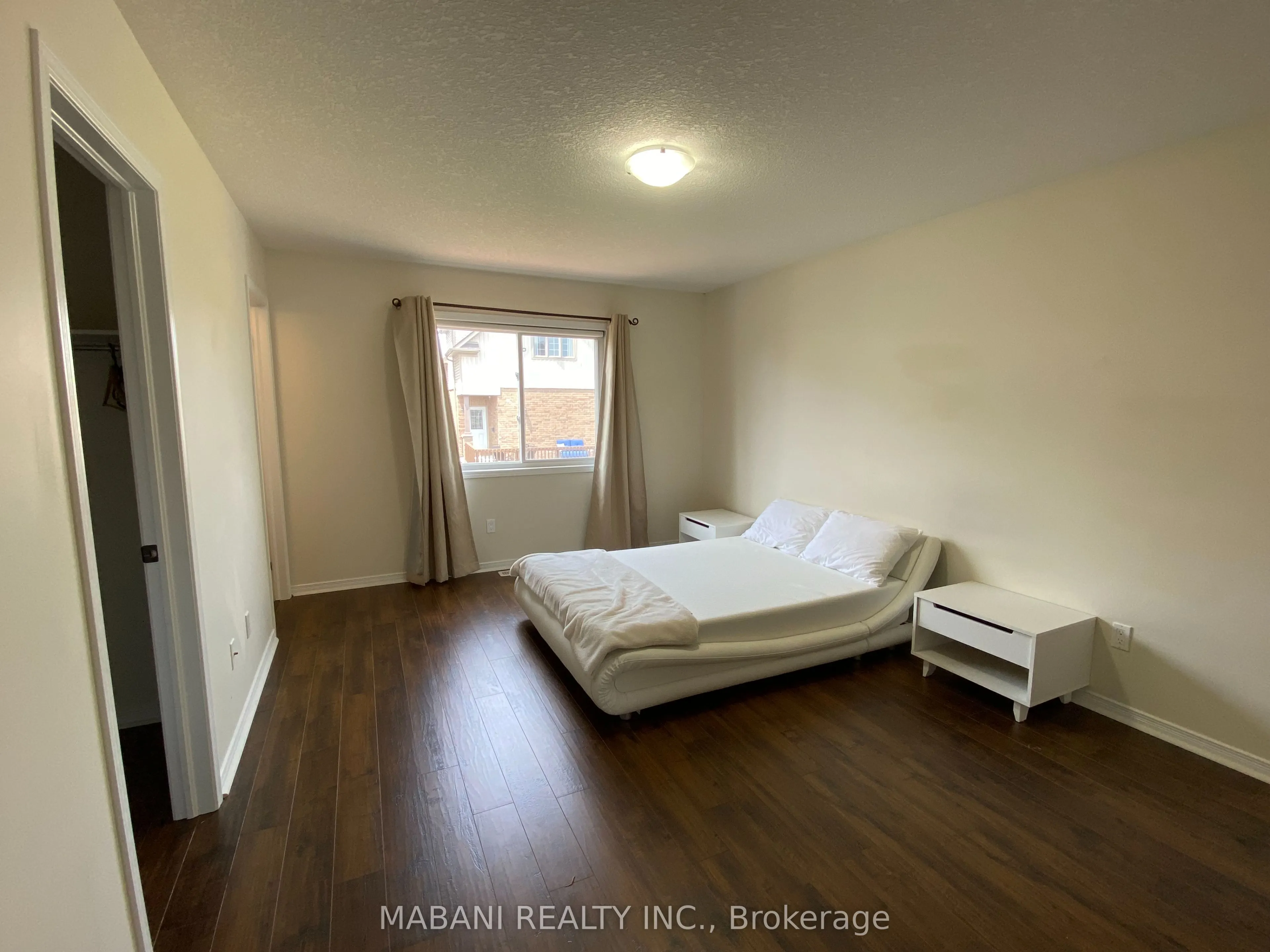 6 Sassafras Street