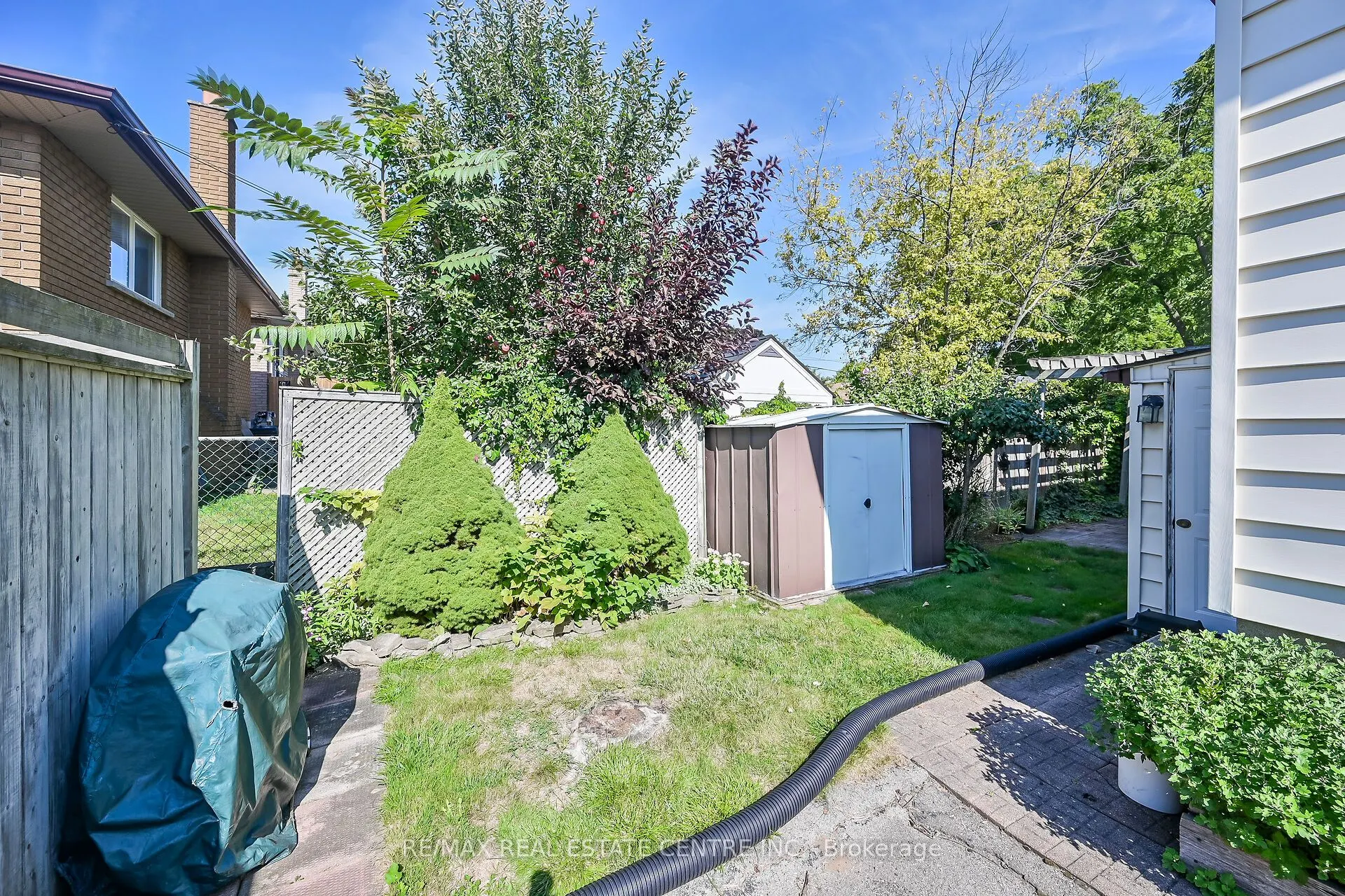 894 Garth Street