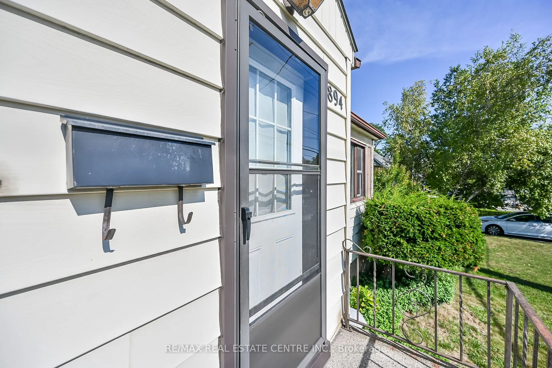 894 Garth Street