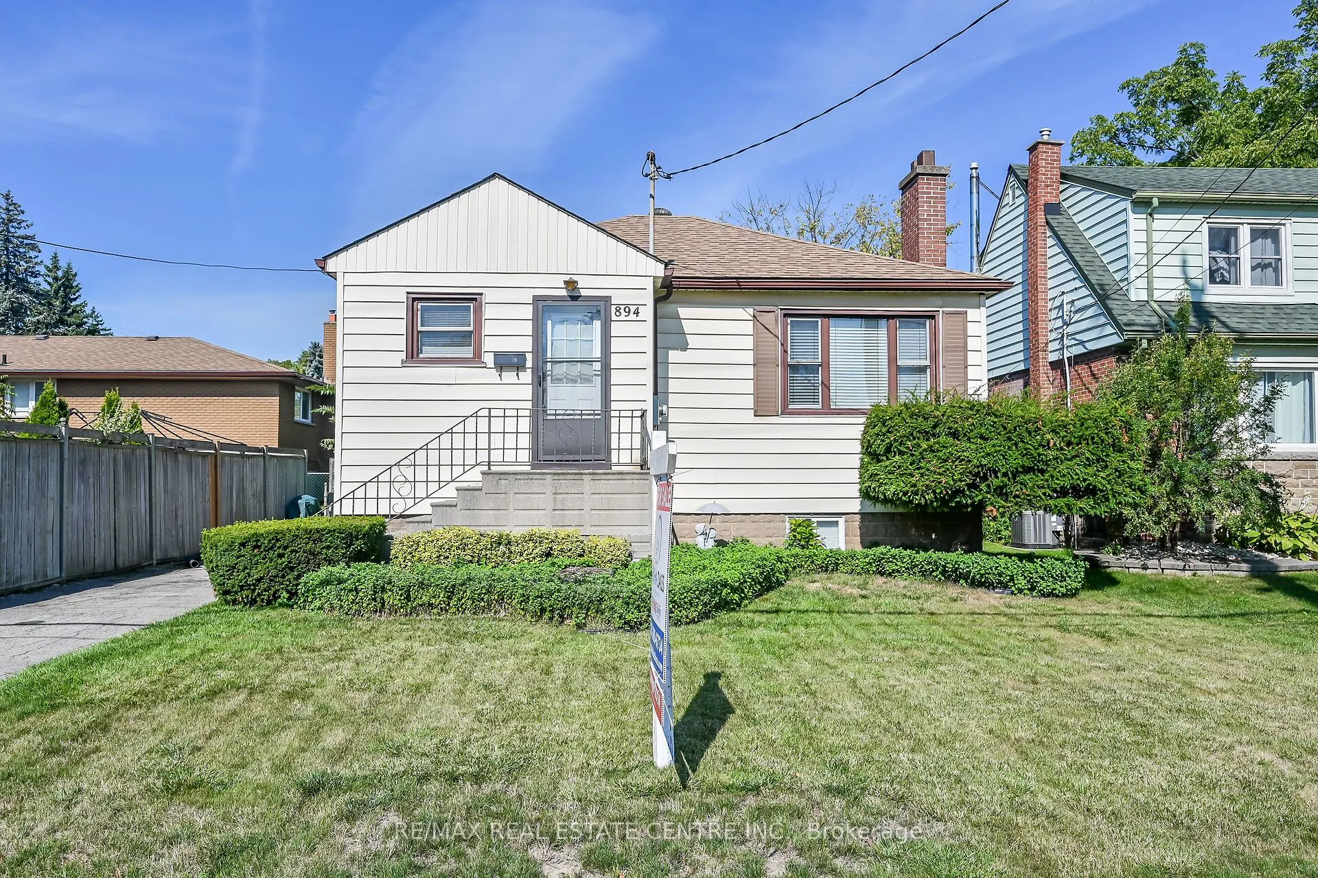 894 Garth Street