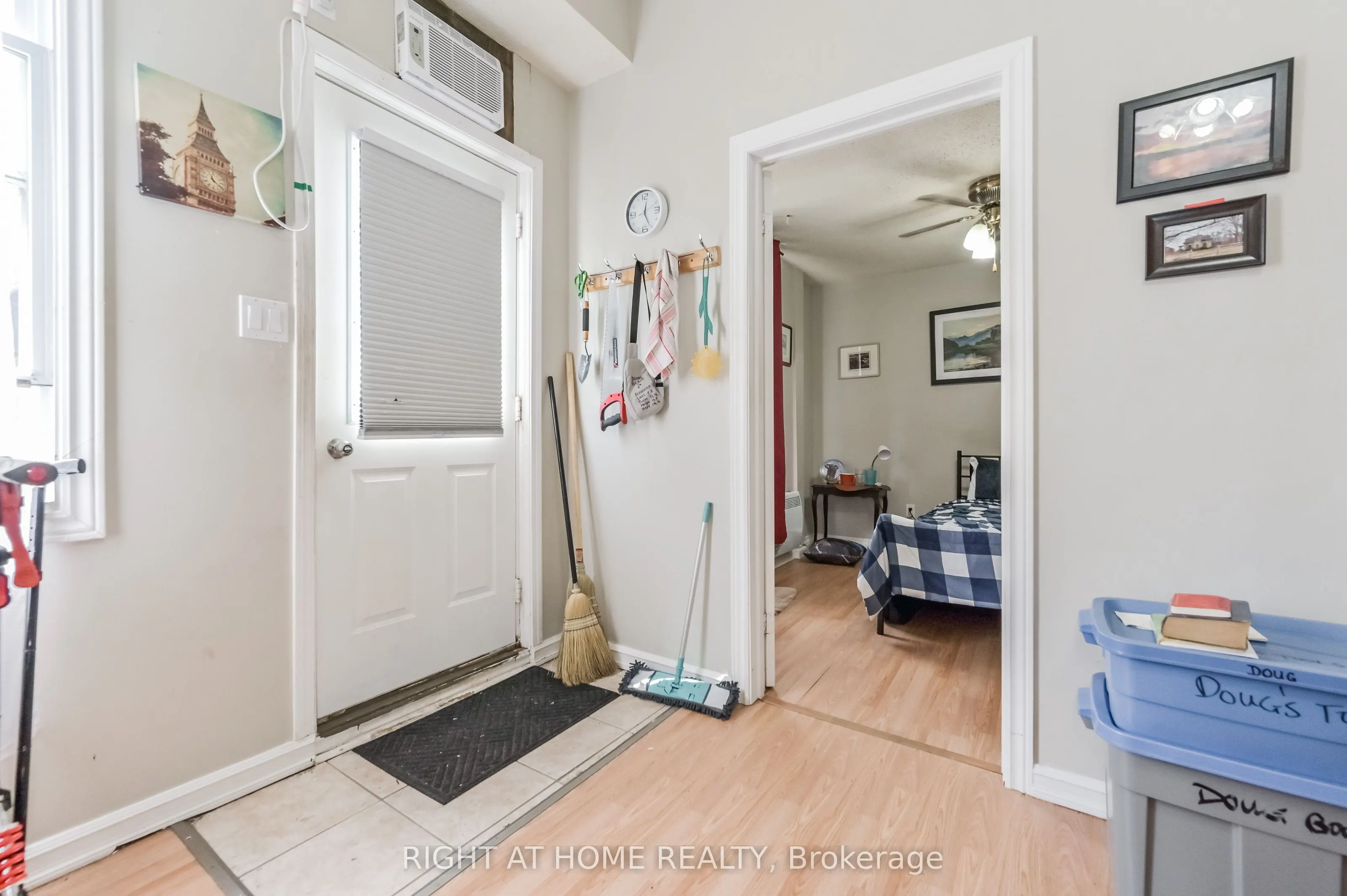 213 Main Street E