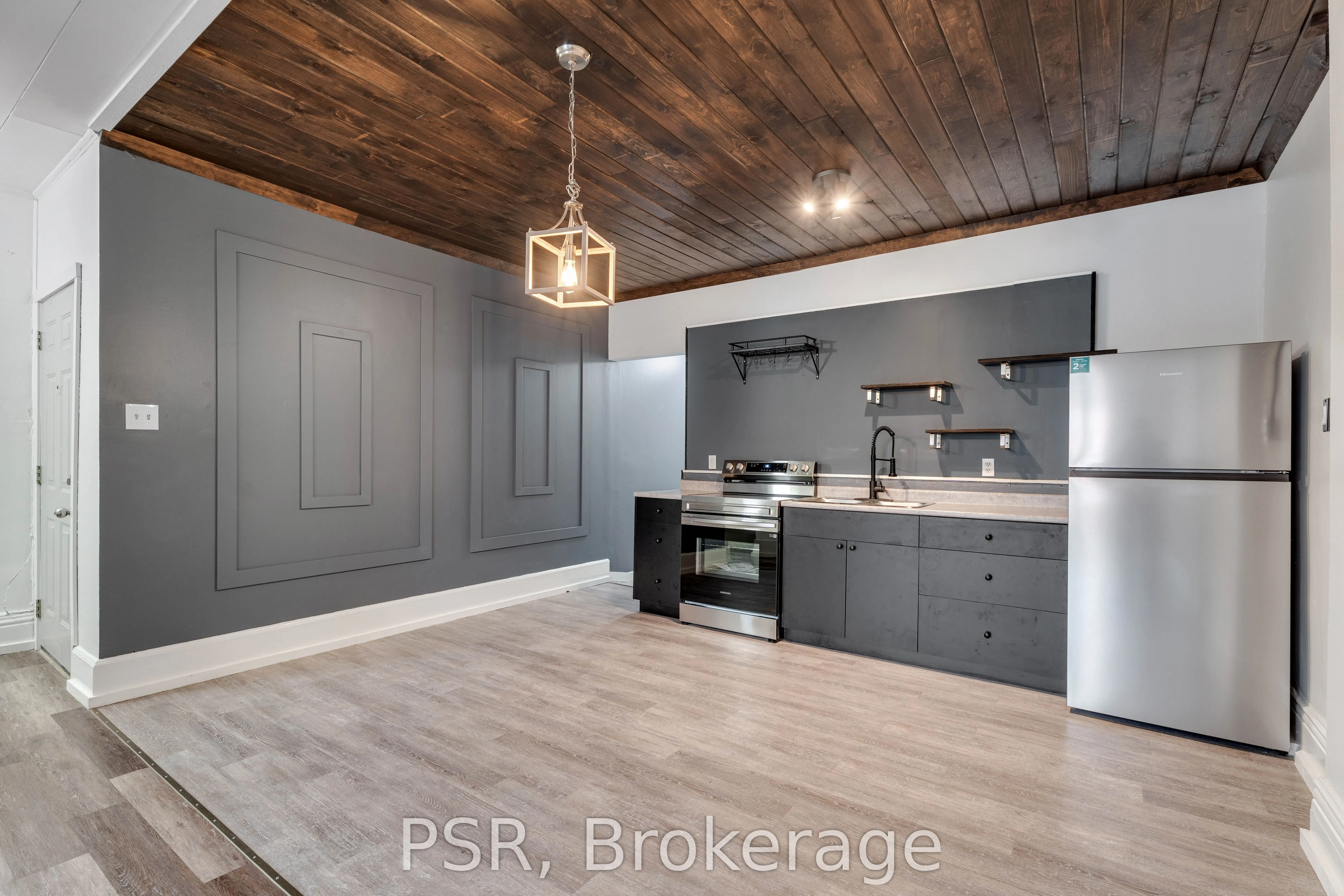 43 Manitoba Street, #5