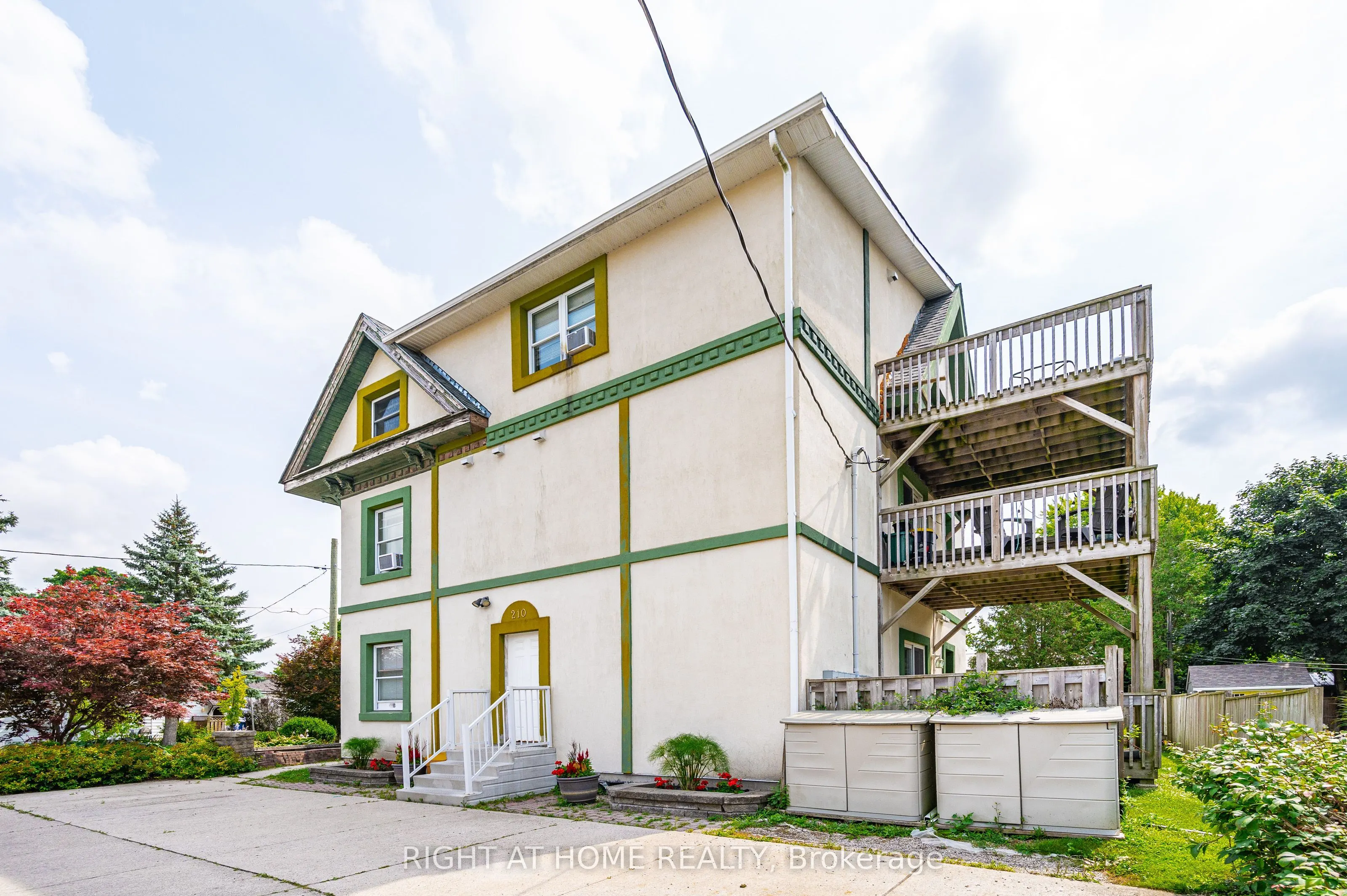 210 York Street