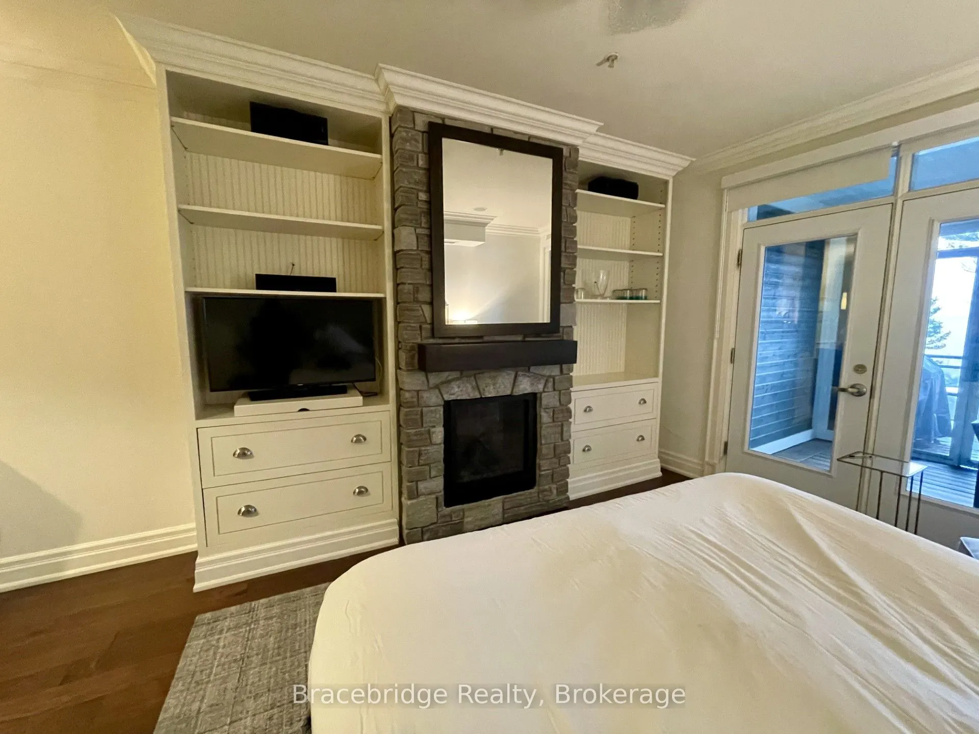 1869 Muskoka 118 Highway W, #L204-D2