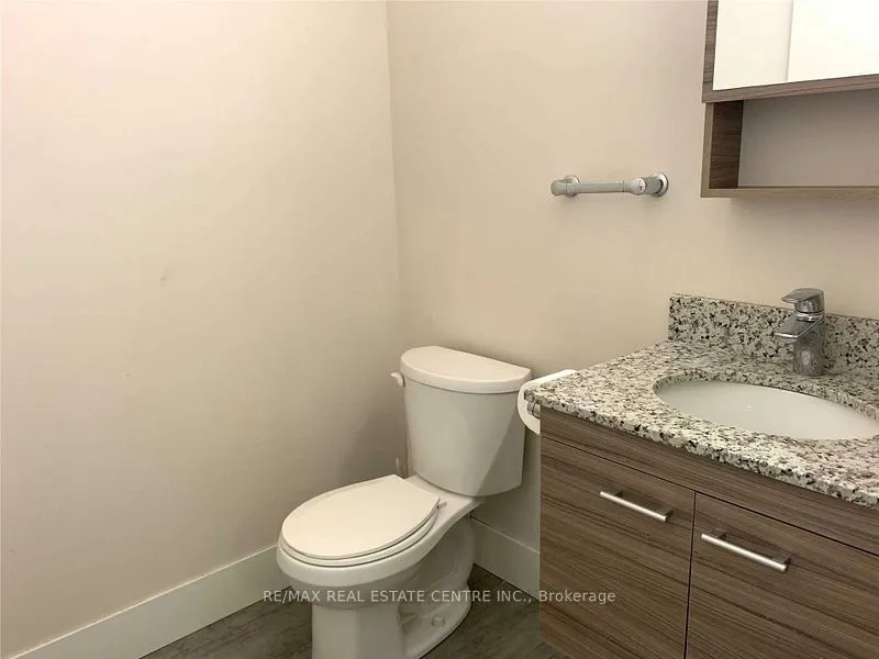 253 Albert Street, #102
