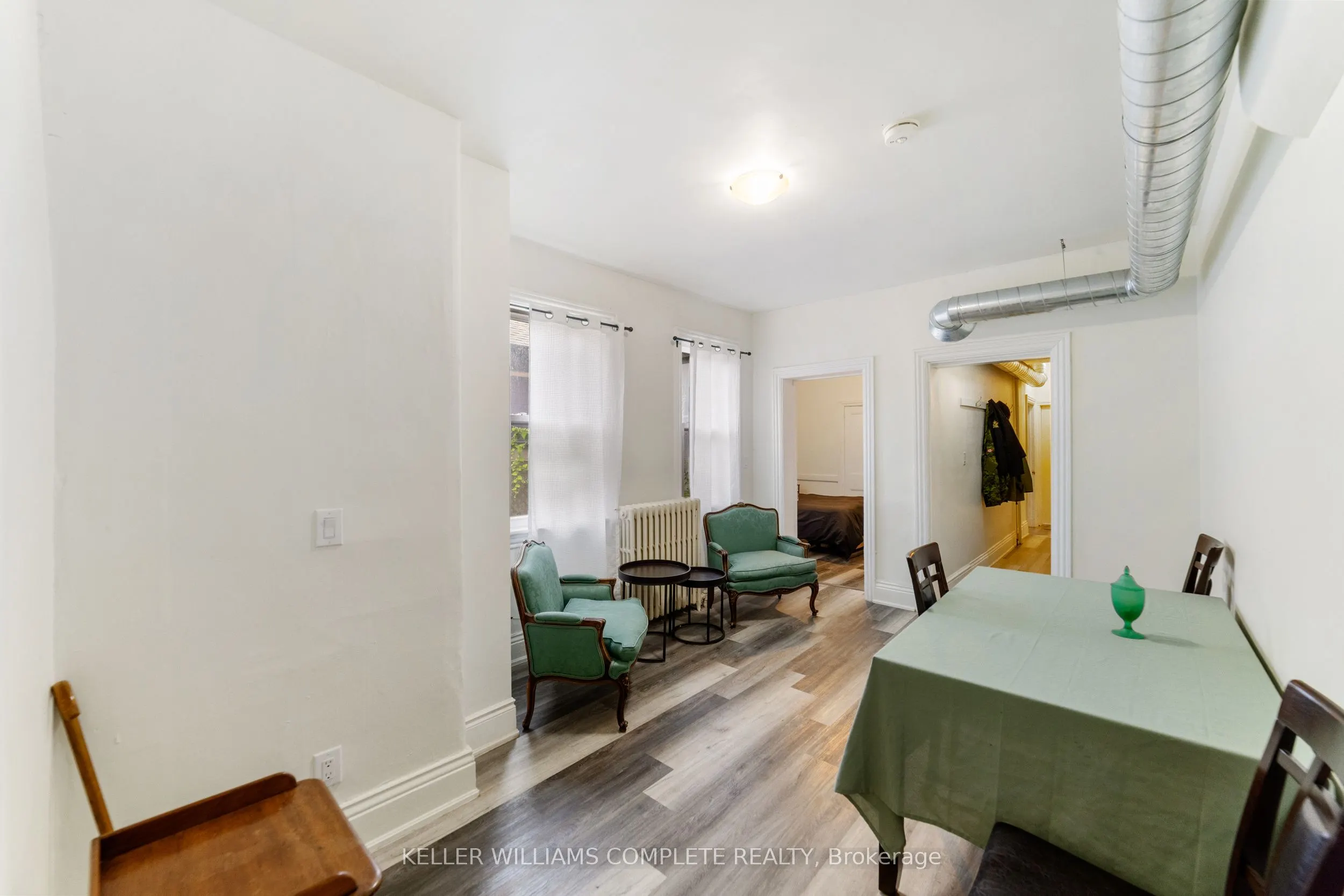 188-190 Caroline Street S